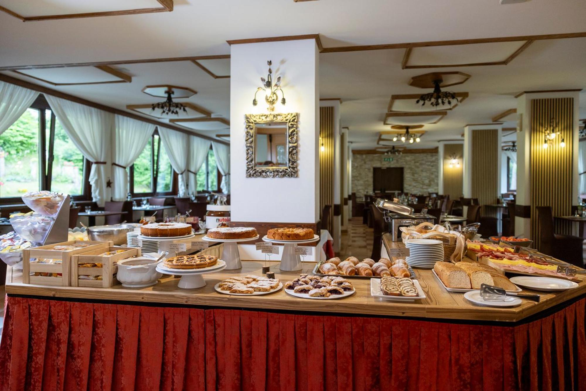 Hotel Derby Folgarida Kültér fotó